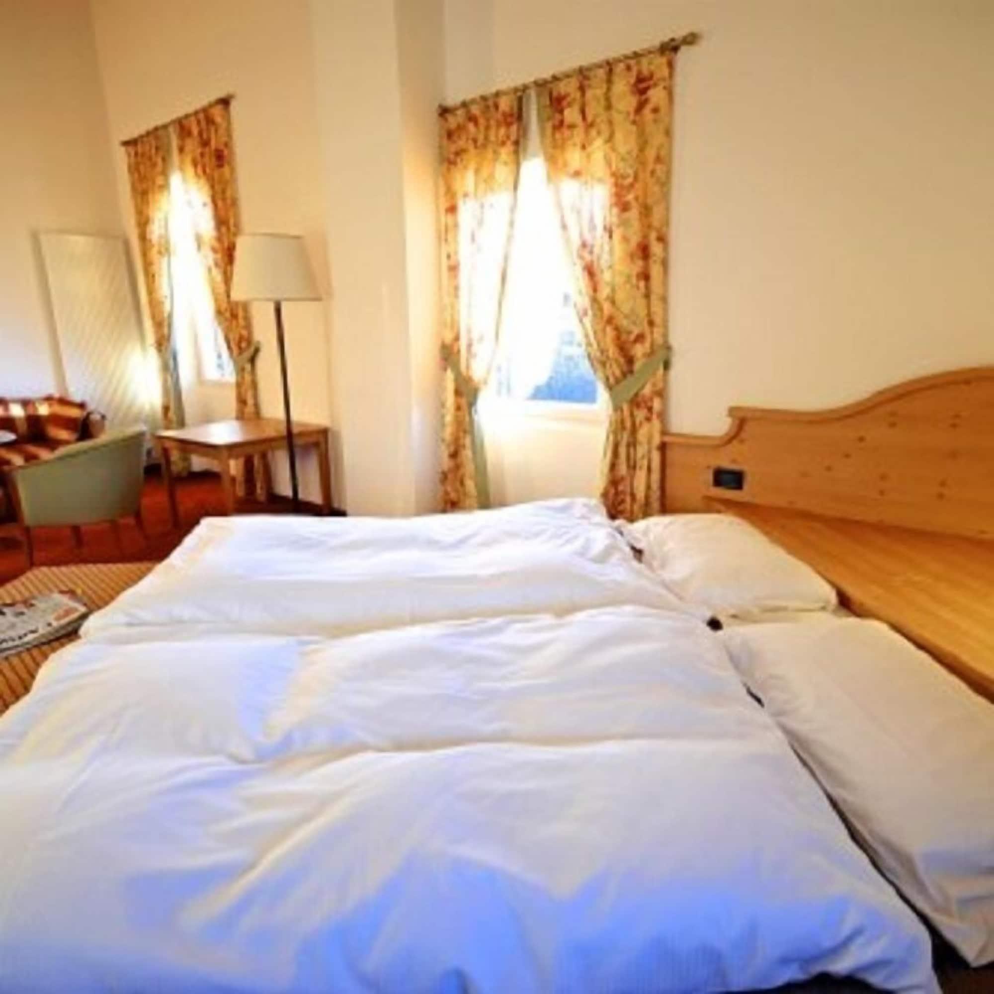 Wellness e Resort Stella Delle Alpi Ronzone Esterno foto